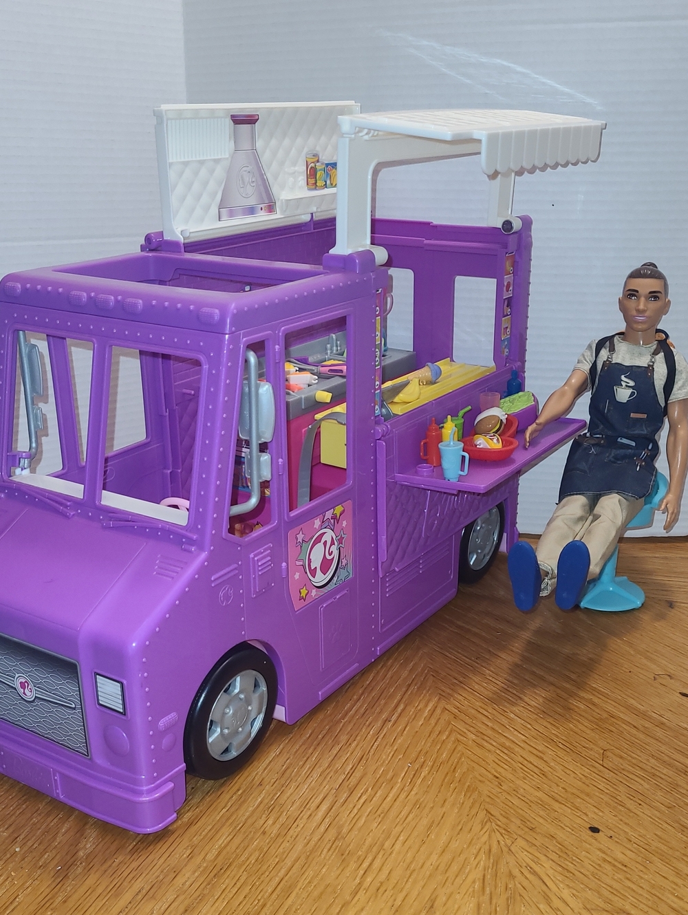 Mattel Barbie Fresh'n Fun Food Truck Playset .Almost Complete +Bonus Ken Doll